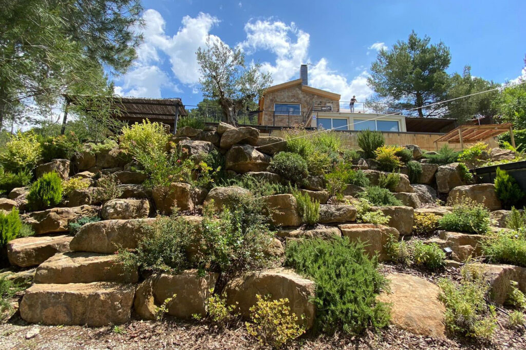 Construccio_integrada_al_territori_Montserrati_1-1