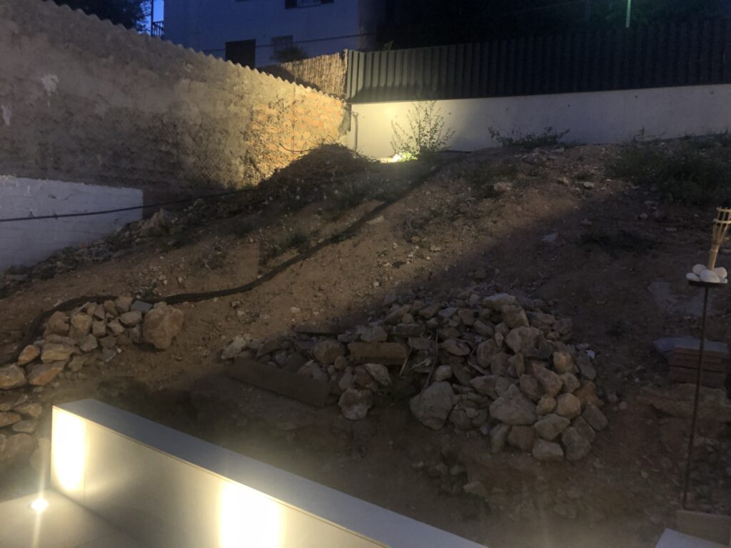 Jardín espectacular con desnivel en Sitges