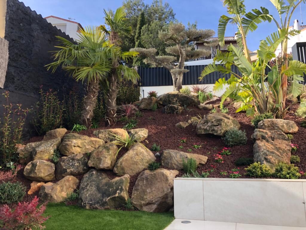 Jardín espectacular con desnivel en Sitges